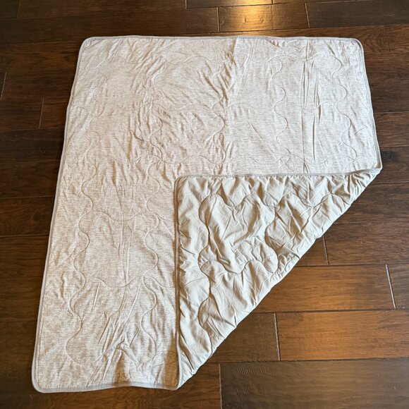 Set of 2 SHARPER IMAGE Cooling Touch Throw Blanket Grey & Blue - Picture 10 of 16